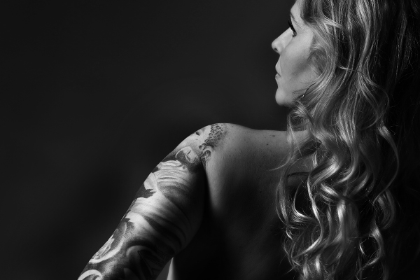 Intimate Portraits – intrigerend vrouwelijk portret met focus op aanwezigheid en diepgang
