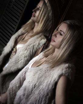 Zachte lichtval en serene sfeer – Boudoir Experience