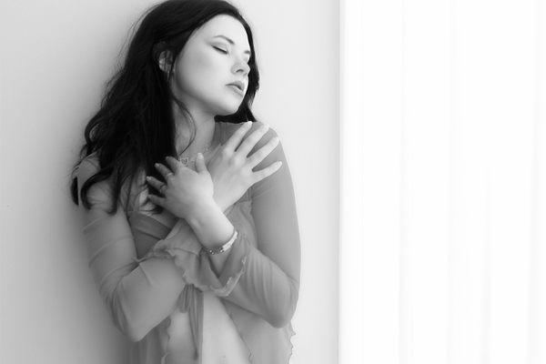 Soft Sunday – Warme boudoir sfeer met zachte lichtval